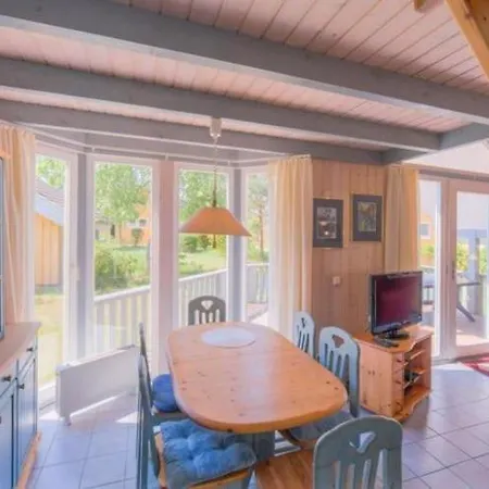 Holiday home Mirow In *
